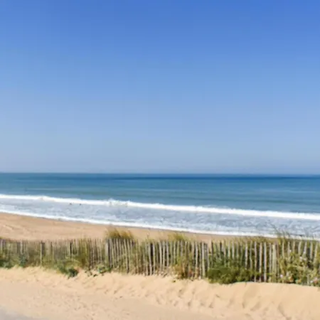Casa vacanze Stunning In Sur Mer W/ 3 Bedrooms La Tranche-sur-Mer